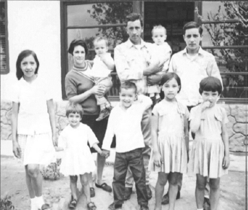Rey es el primero de los diez hijos que tuvieron José Calderón y María Luisa Ochoa.  Foto: Archivo Fotográfico del Seminario San José Obrero, Acervo Ricardo Robles SJ.